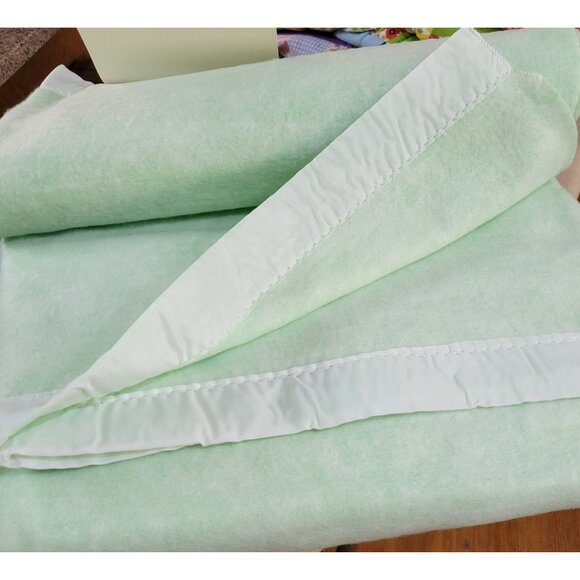 VTG  Mint Green Blanket Twin/Full Size Bed 72x90 Acrylic/Nylon Blend New Old Sto - Picture 9 of 13